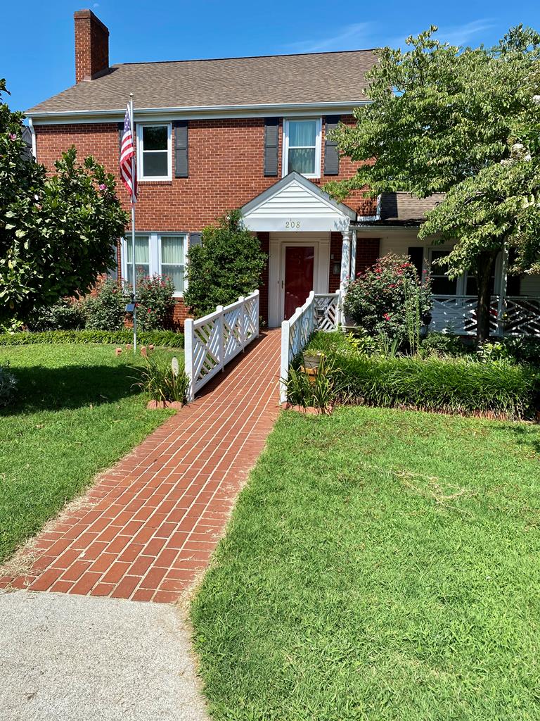 Real Estate Martinsville Va Rives S Brown Helping You Find A Home In Martinsville Henry Patrick Franklin And Pittsylvania County Va