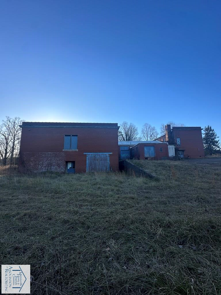 Real Estate Martinsville, VA Rives S. Brown Helping you find a home