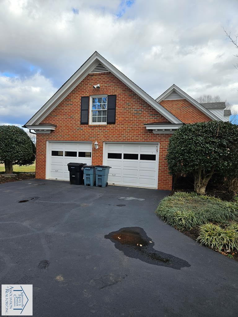 Real Estate Martinsville, VA Rives S. Brown Helping you find a home